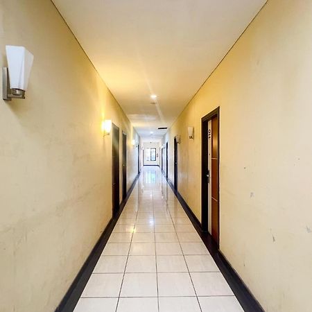 Urbanview Trisula Hotel มากาซาร์ ภายนอก รูปภาพ