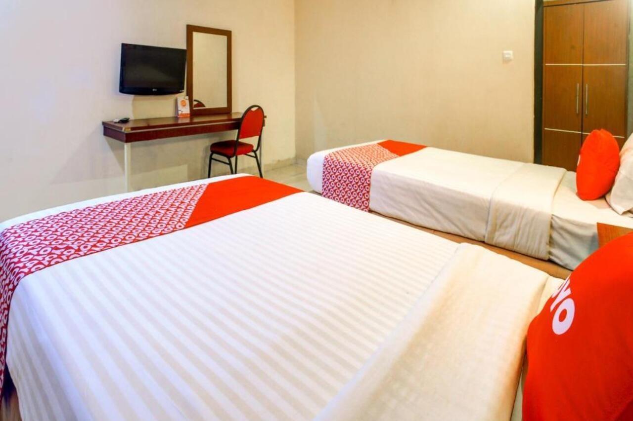 Urbanview Trisula Hotel มากาซาร์ ภายนอก รูปภาพ