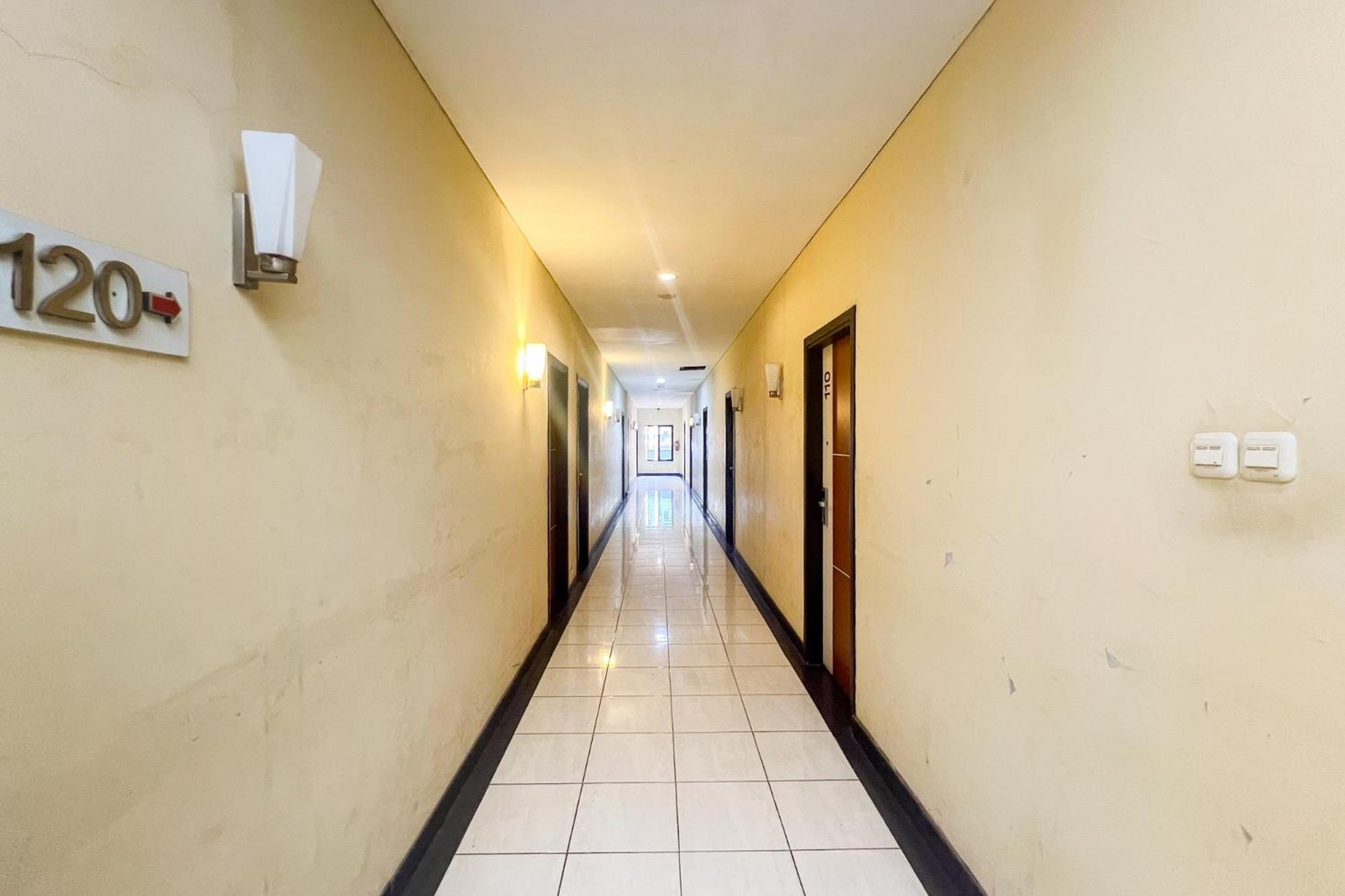 Urbanview Trisula Hotel มากาซาร์ ภายนอก รูปภาพ