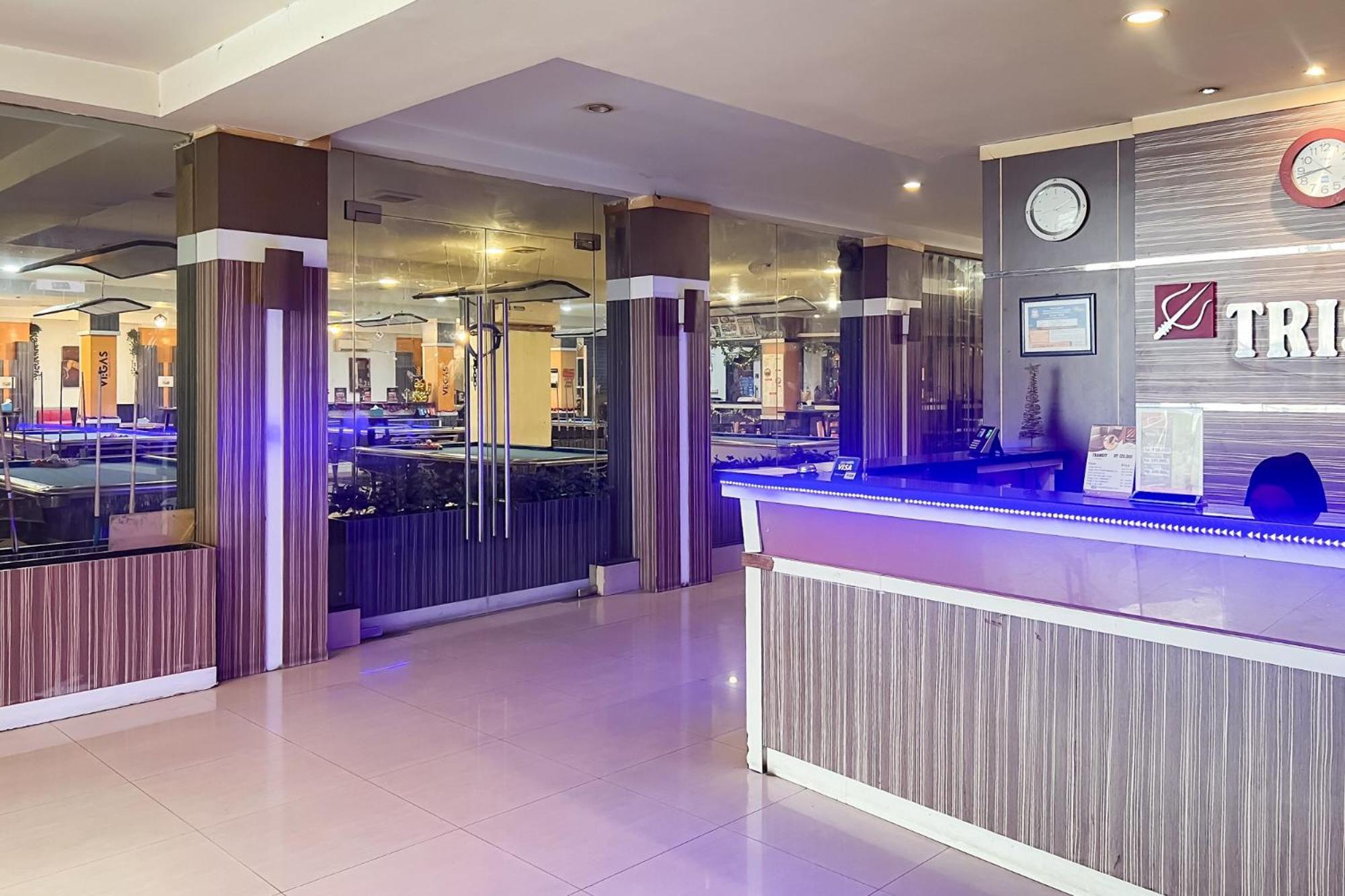 Urbanview Trisula Hotel มากาซาร์ ภายนอก รูปภาพ
