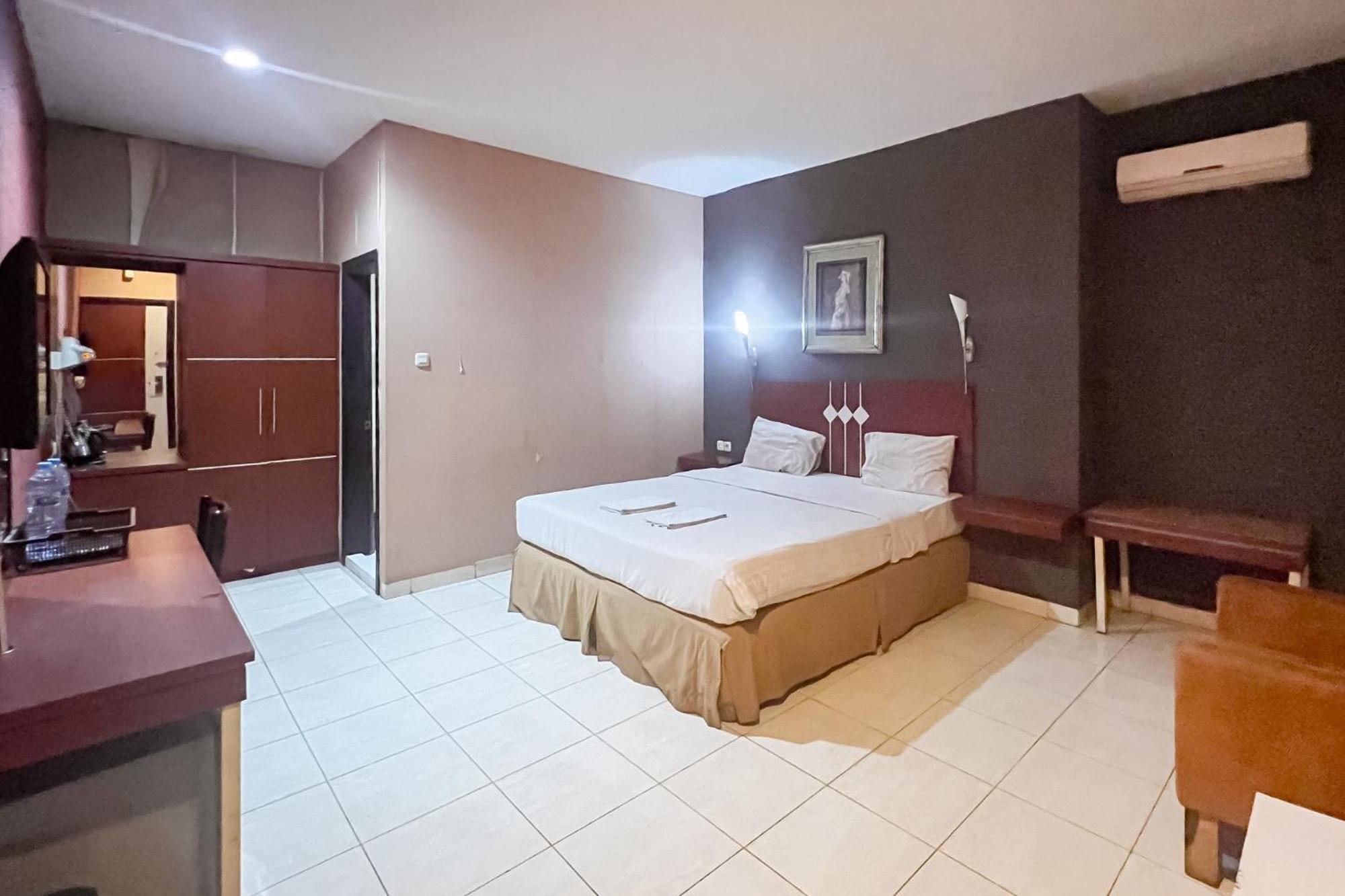 Urbanview Trisula Hotel มากาซาร์ ภายนอก รูปภาพ