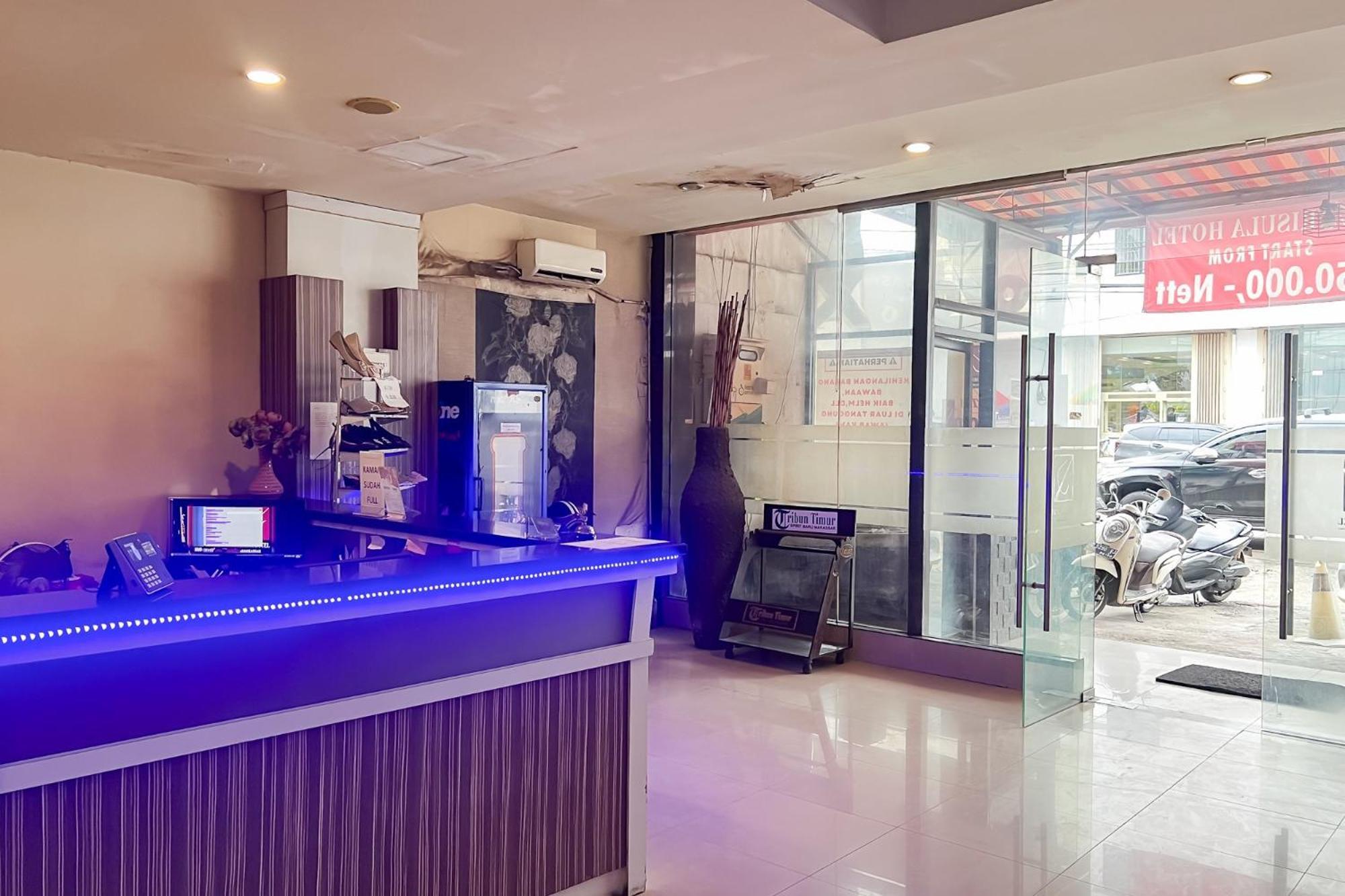 Urbanview Trisula Hotel มากาซาร์ ภายนอก รูปภาพ