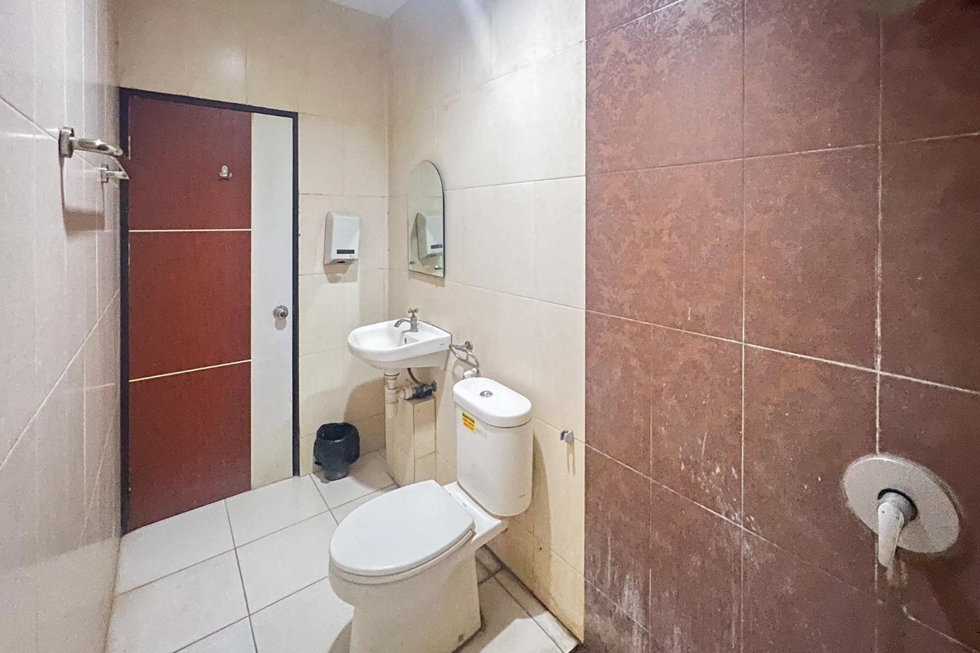 Urbanview Trisula Hotel มากาซาร์ ภายนอก รูปภาพ